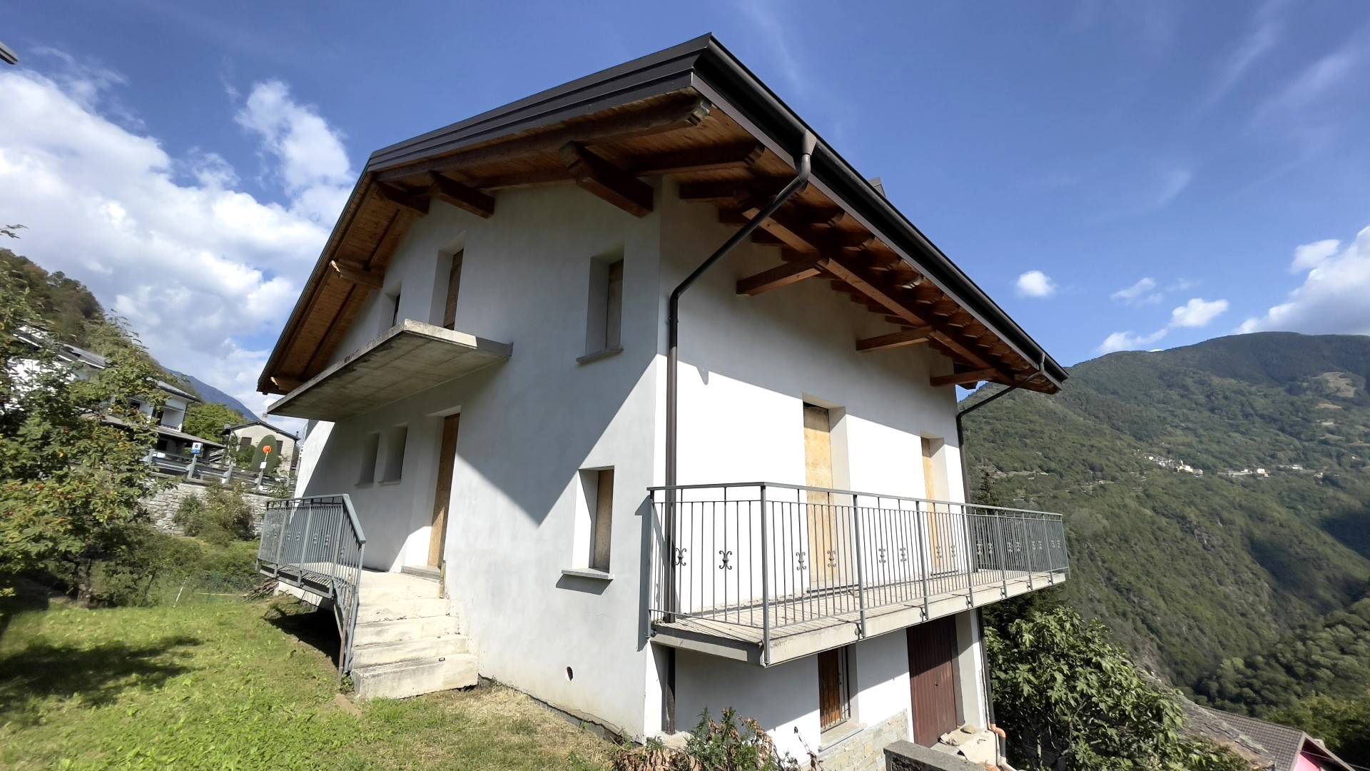 Villa in vendita a Cosio Valtellino, 6 locali, zona Zona: Sacco, prezzo € 185.000 | CambioCasa.it