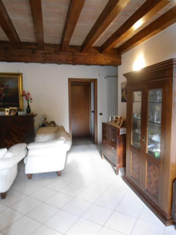 Appartamento in vendita a Pieve Fissiraga, 3 locali, prezzo € 135.000 | CambioCasa.it