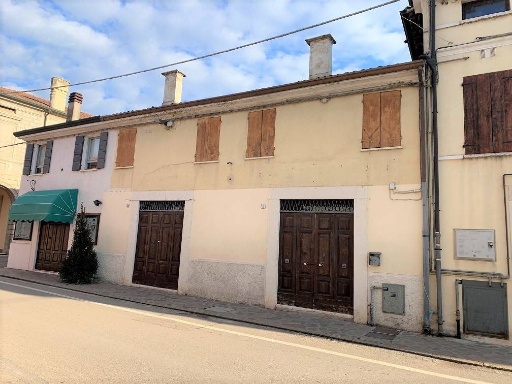 Negozio / Locale in vendita a Castel d'Ario, 6 locali, zona ro Urbano, prezzo € 80.000 | PortaleAgenzieImmobiliari.it