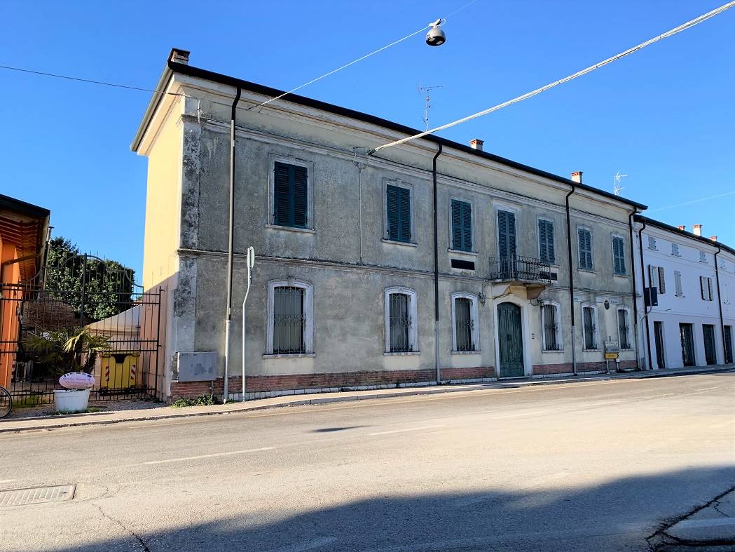 Palazzo / Stabile in vendita a Villimpenta, 9 locali, prezzo € 78.000 | PortaleAgenzieImmobiliari.it