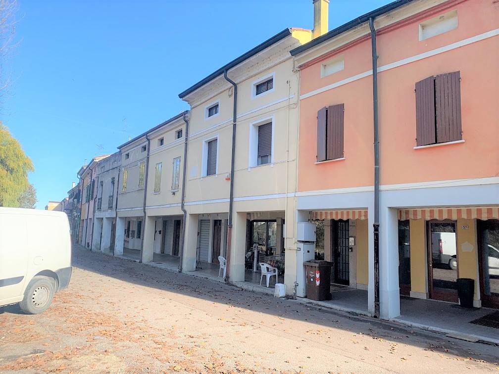 Villa a Schiera in vendita a Roncoferraro - Zona: Governolo