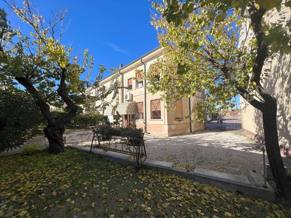 Villa Bifamiliare in vendita a Villimpenta