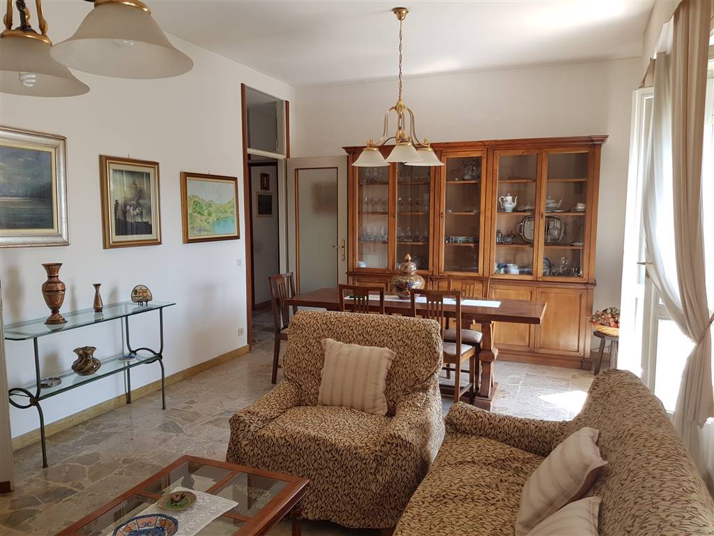 Appartamento in vendita a Vigevano, 3 locali, zona Località: MERCATO, prezzo € 89.000 | PortaleAgenzieImmobiliari.it