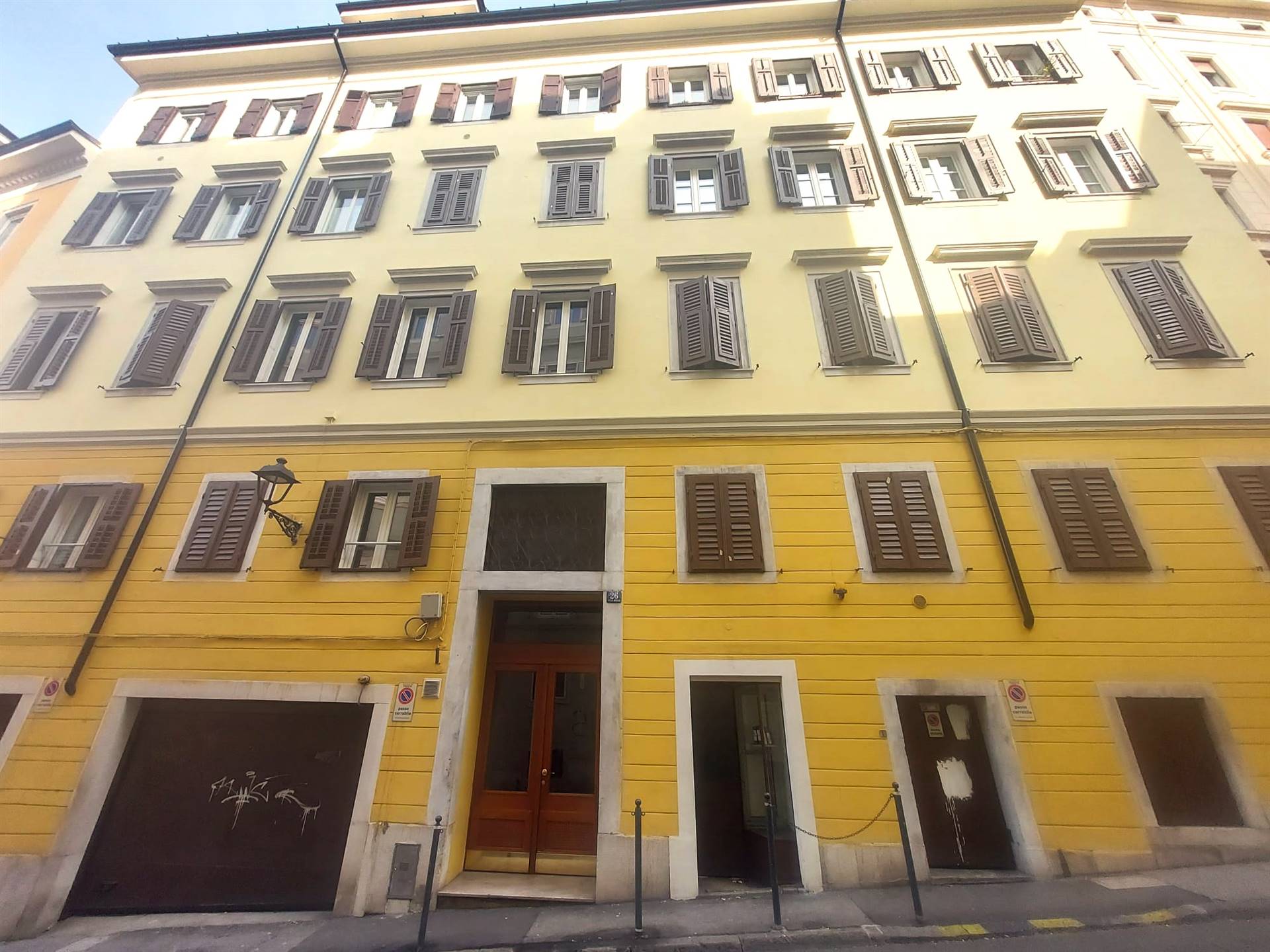 Appartamento in vendita a Trieste, 6 locali, zona Località: CITTÀ VECCHIA, prezzo € 288.000 | PortaleAgenzieImmobiliari.it