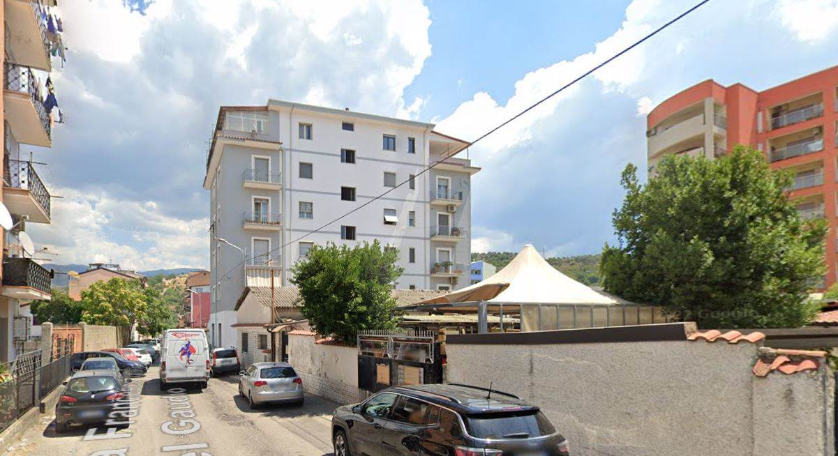 Appartamento in vendita a Cosenza, 2 locali, zona Popilia, prezzo € 39.000 | PortaleAgenzieImmobiliari.it