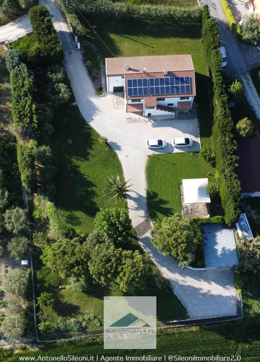 Villa in vendita a Recanati, 5 locali, zona Località: BAGNOLO, prezzo € 395.000 | PortaleAgenzieImmobiliari.it