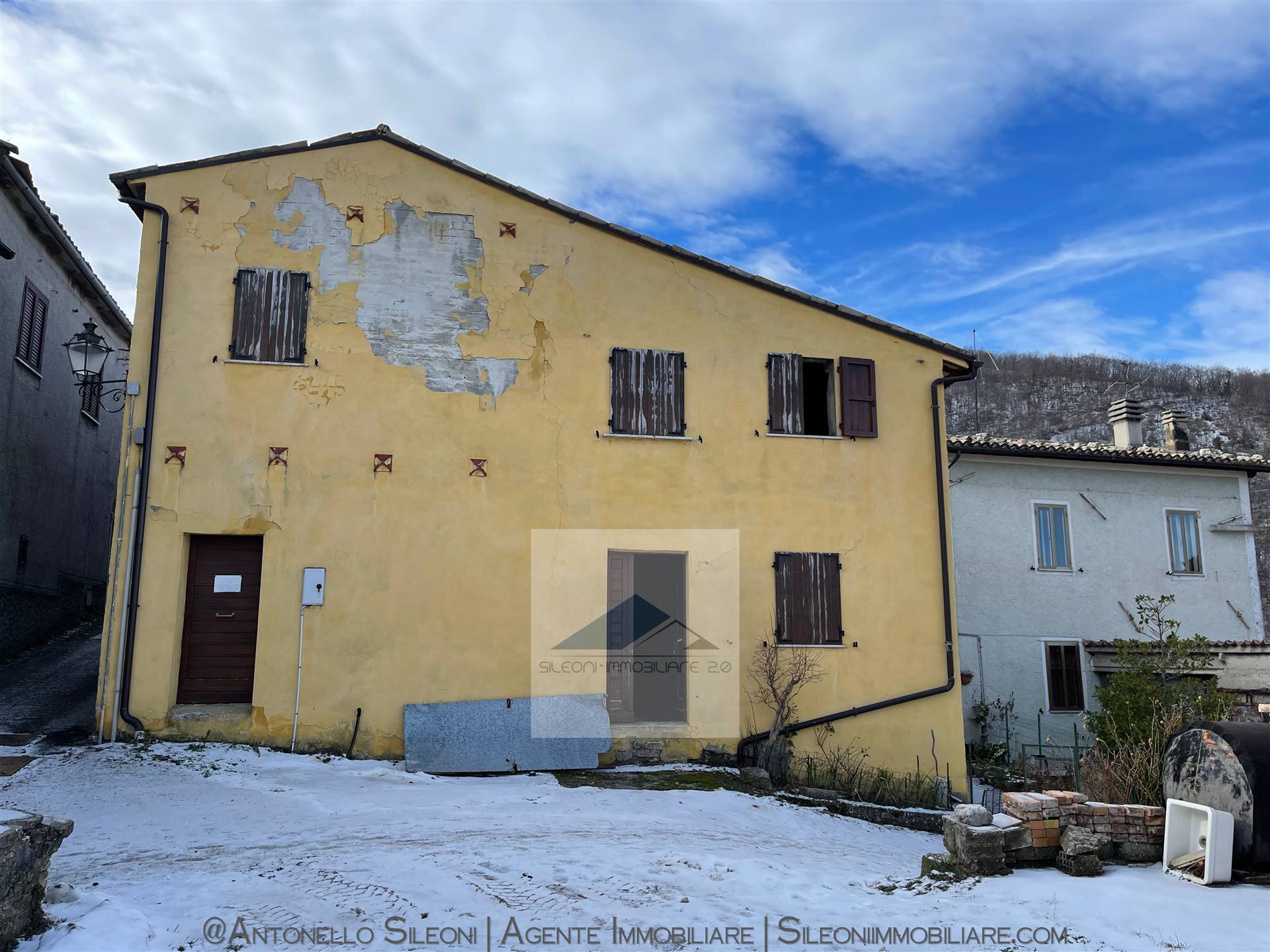 Appartamento in vendita a Pieve Torina, 6 locali, zona Zona: Giulo, prezzo € 35.000 | CambioCasa.it