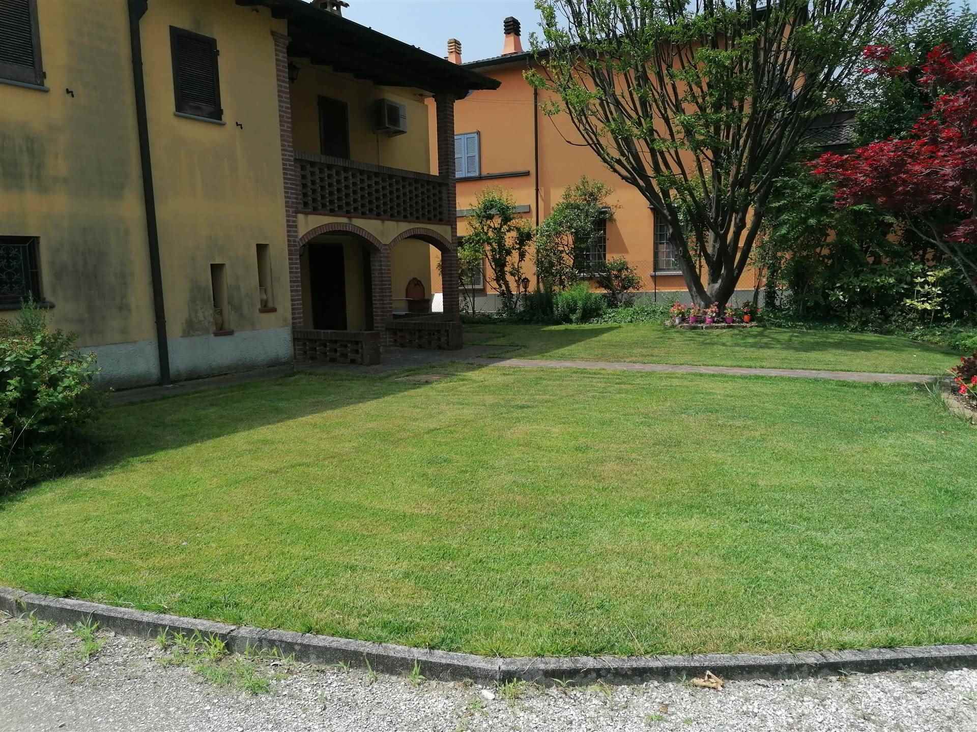 Villa in vendita a Monticelli d'Ongina, 8 locali, zona role, prezzo € 250.000 | PortaleAgenzieImmobiliari.it