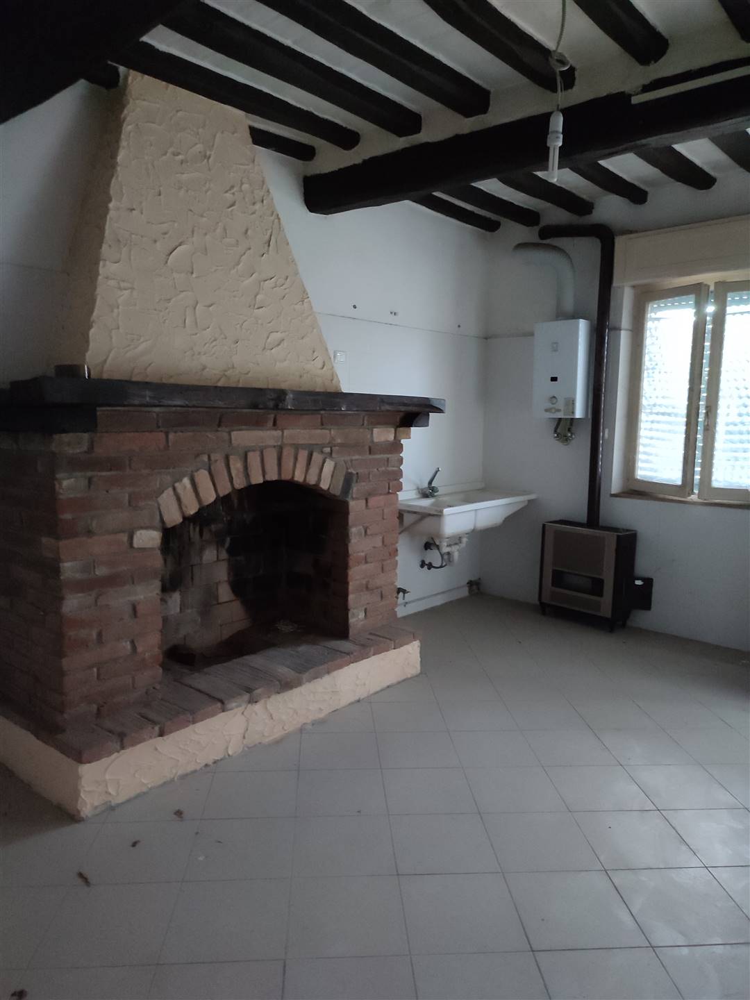 Appartamento in vendita a Castelnuovo Bocca d'Adda, 7 locali, prezzo € 60.000 | PortaleAgenzieImmobiliari.it