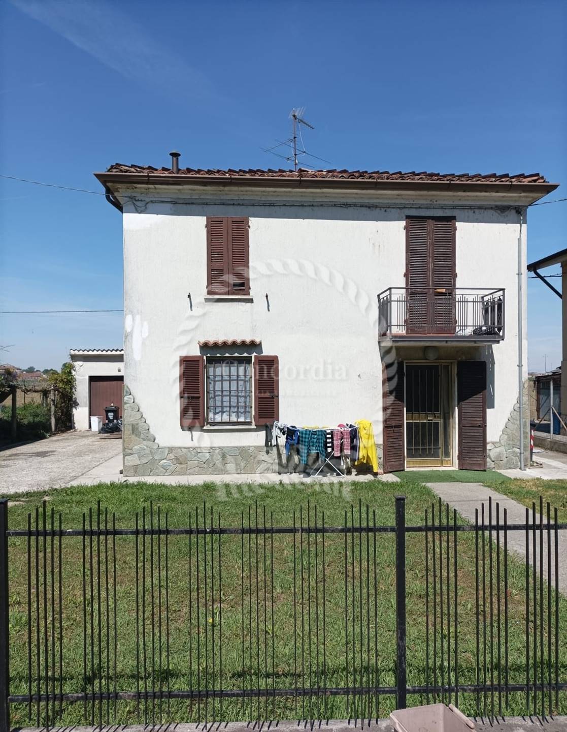 Villa Bifamiliare in vendita a Monticelli d'Ongina, 10 locali, zona Località: SAN PEDRETTO, prezzo € 110.000 | PortaleAgenzieImmobiliari.it