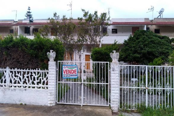 Villa a Schiera in vendita a Fiumefreddo Bruzio, 6 locali, zona Località: STAZIONE DI FIUMEFREDDO BRUZIO, prezzo € 105.000 | CambioCasa.it