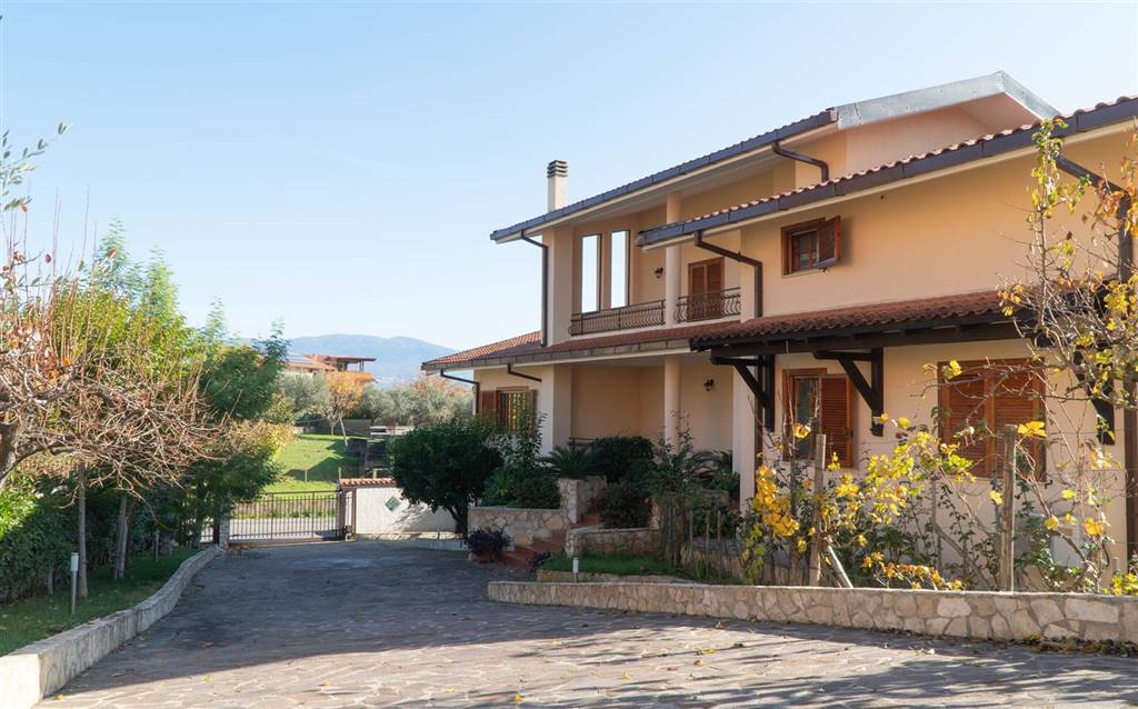 Villa in vendita a Mendicino, 15 locali, zona lille, prezzo € 300.000 | PortaleAgenzieImmobiliari.it