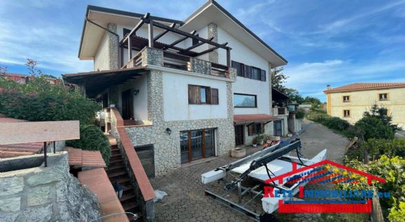 Villa in vendita a Marano Principato, 12 locali, prezzo € 350.000 | PortaleAgenzieImmobiliari.it