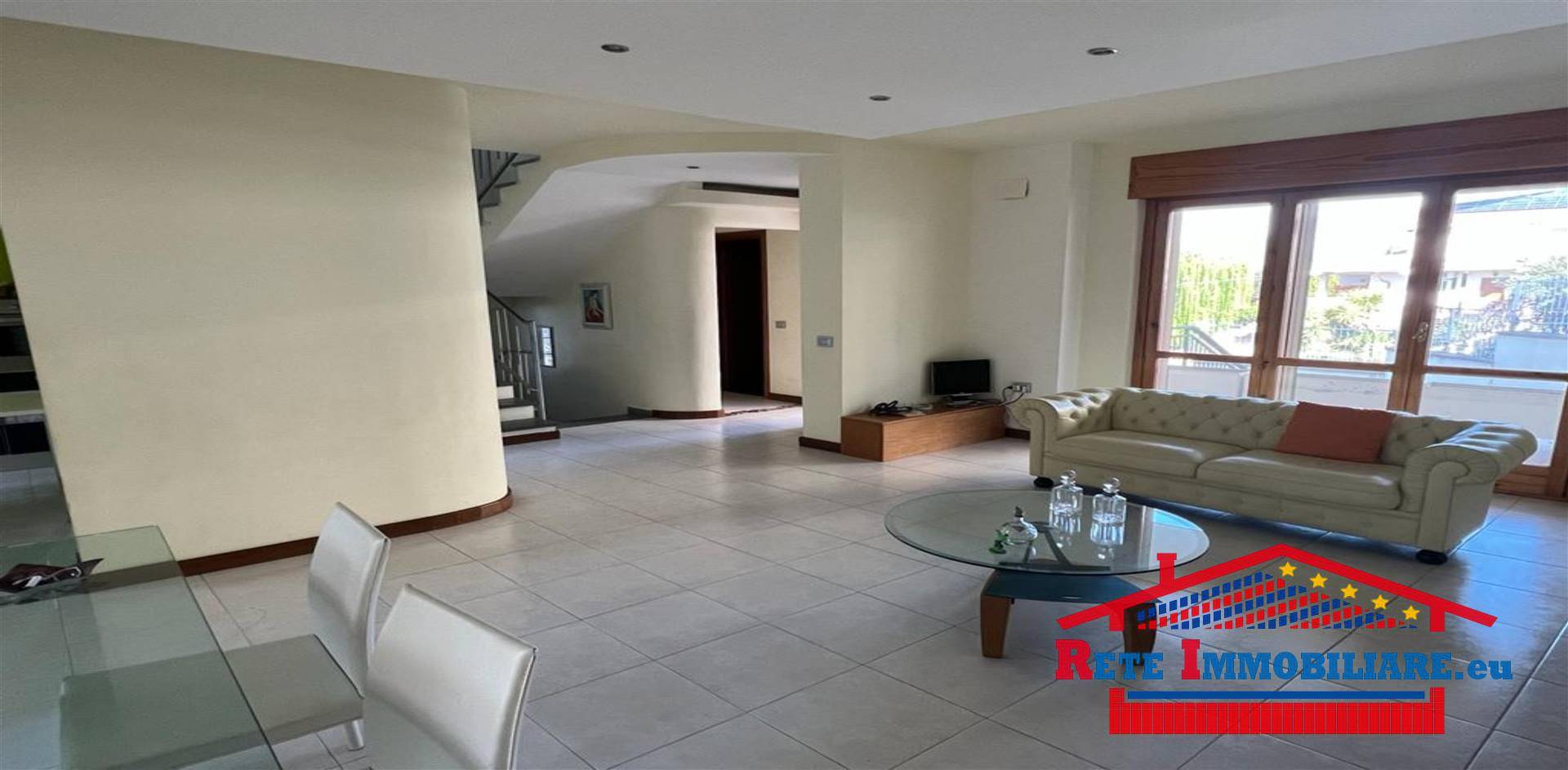 Villa Bifamiliare in vendita a Zumpano, 8 locali, zona la, prezzo € 280.000 | PortaleAgenzieImmobiliari.it