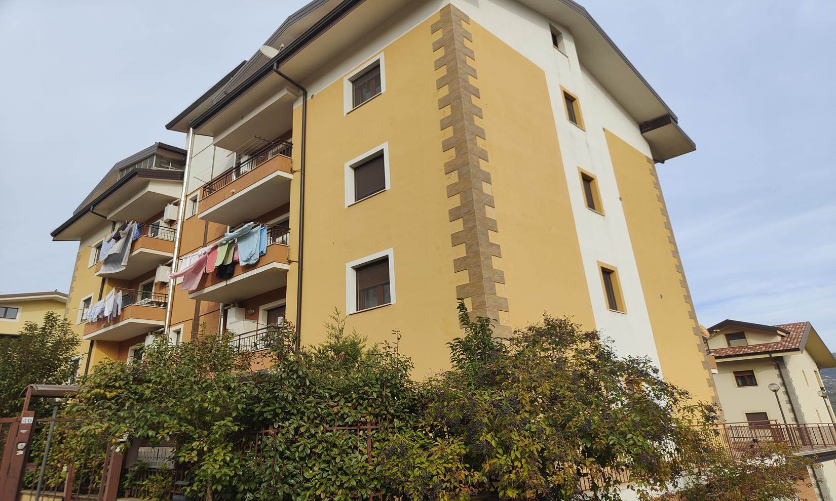 Appartamento in vendita a Montalto Uffugo, 5 locali, zona Località: SETTIMO, prezzo € 120.000 | PortaleAgenzieImmobiliari.it