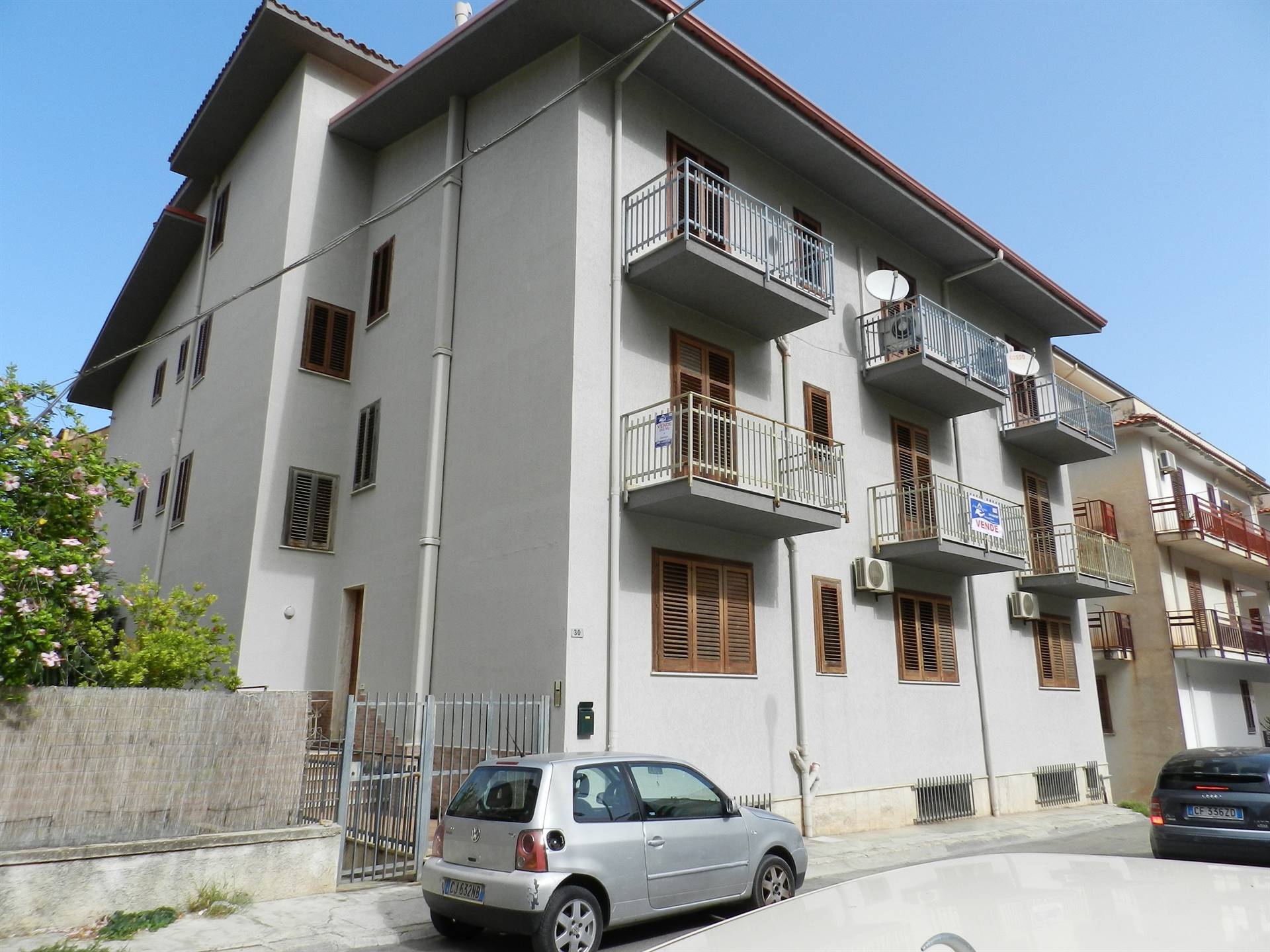 Appartamento in vendita a Partinico, 10 locali, prezzo € 129.000 | CambioCasa.it