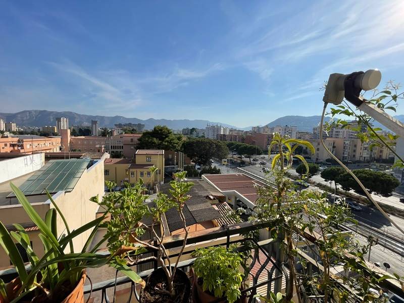 Appartamento in vendita a Palermo, 5 locali, zona Località: PERPIGNANO ALTA, prezzo € 150.000 | PortaleAgenzieImmobiliari.it