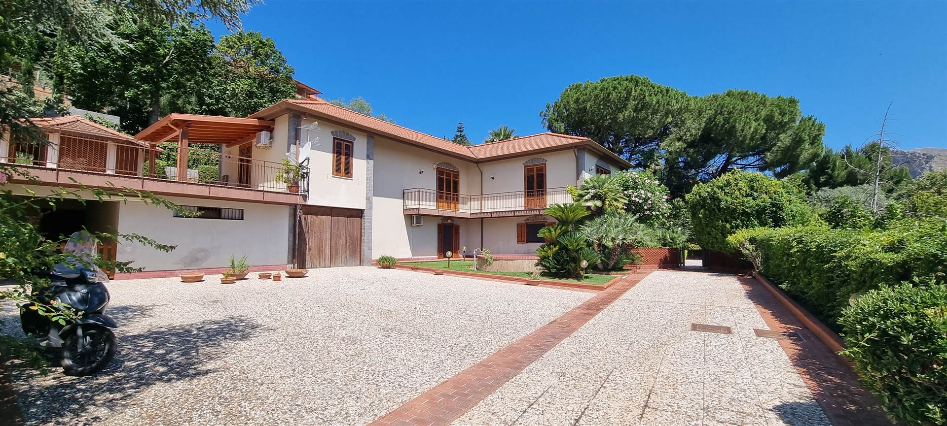 Villa in vendita a Palermo, 10 locali, zona Località: VIALE REGIONE SICILIANA - VIA EVANGELISTA DI BLASI, prezzo € 900.000 | PortaleAgenzieImmobiliari.it
