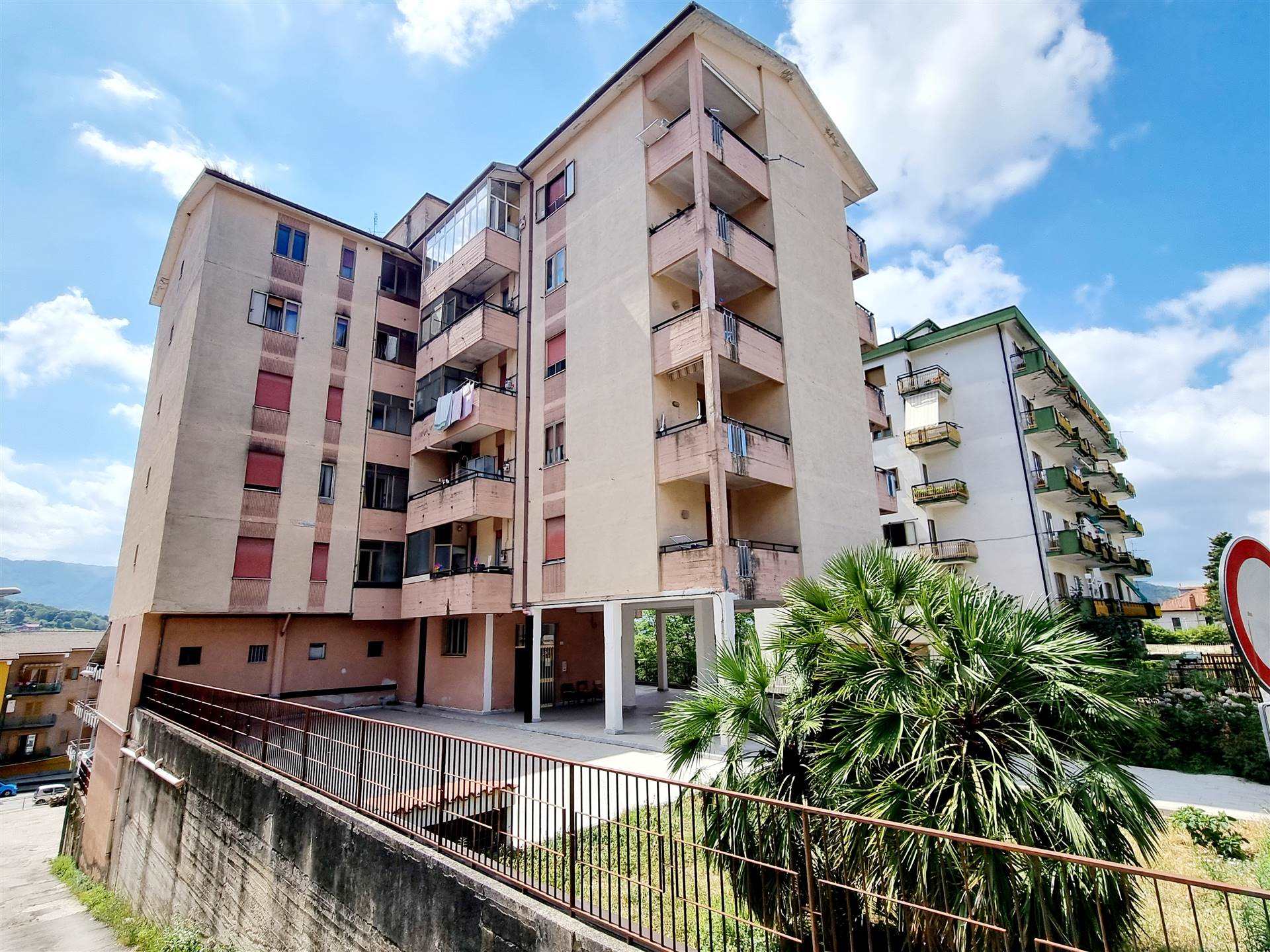 Appartamento in vendita a Montefalcione, 4 locali, prezzo € 45.000 | CambioCasa.it