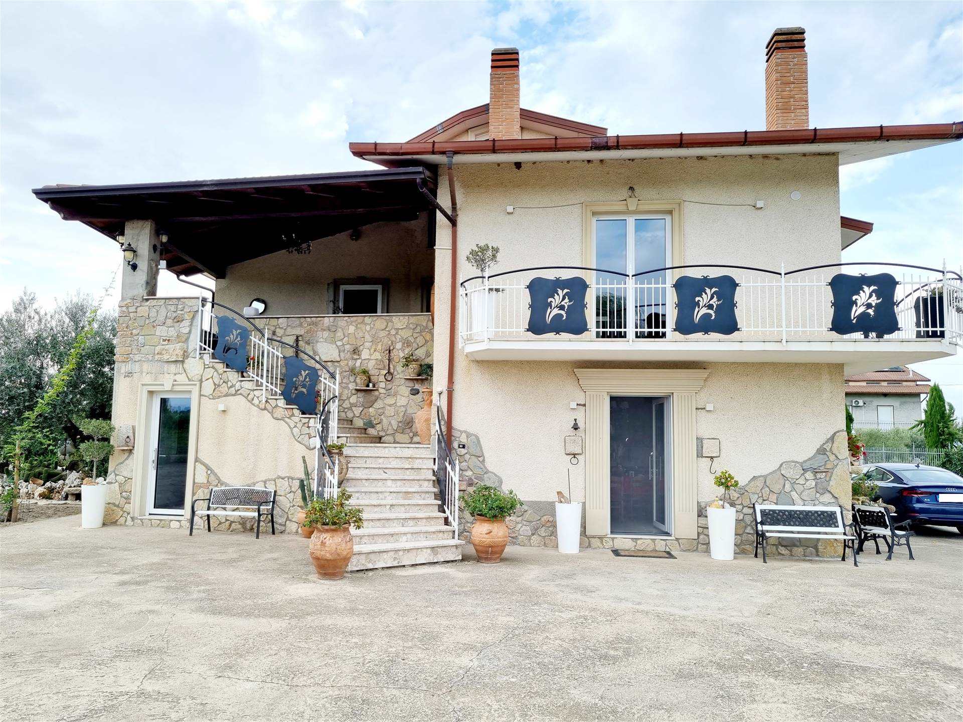 Villa in vendita a San Giorgio del Sannio, 9 locali, prezzo € 380.000 | PortaleAgenzieImmobiliari.it