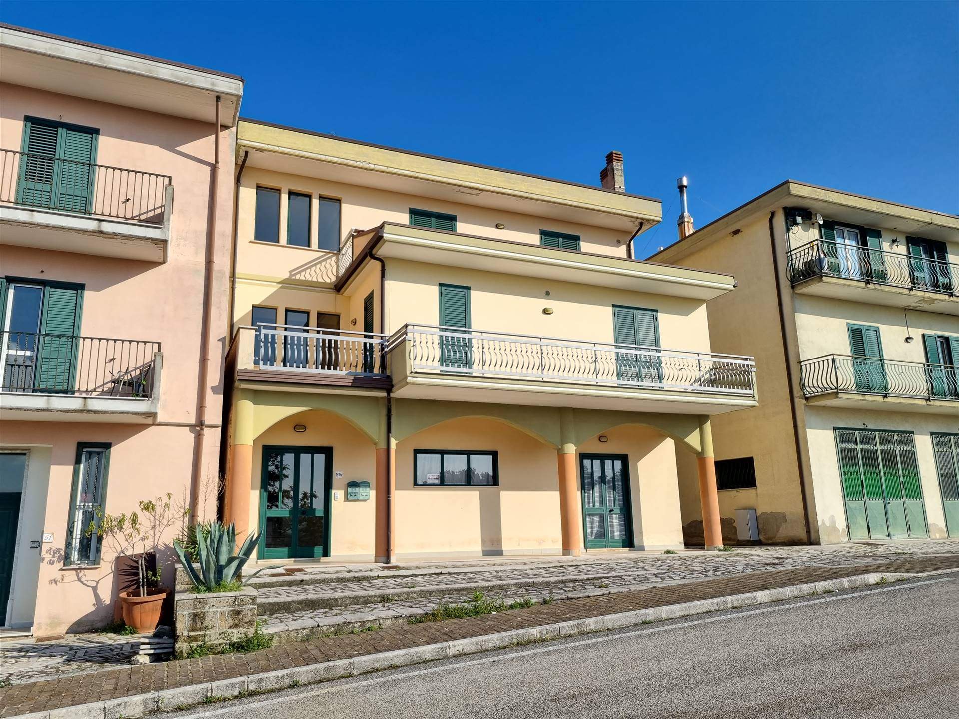 Appartamento in vendita a San Mango sul Calore, 4 locali, prezzo € 59.000 | CambioCasa.it