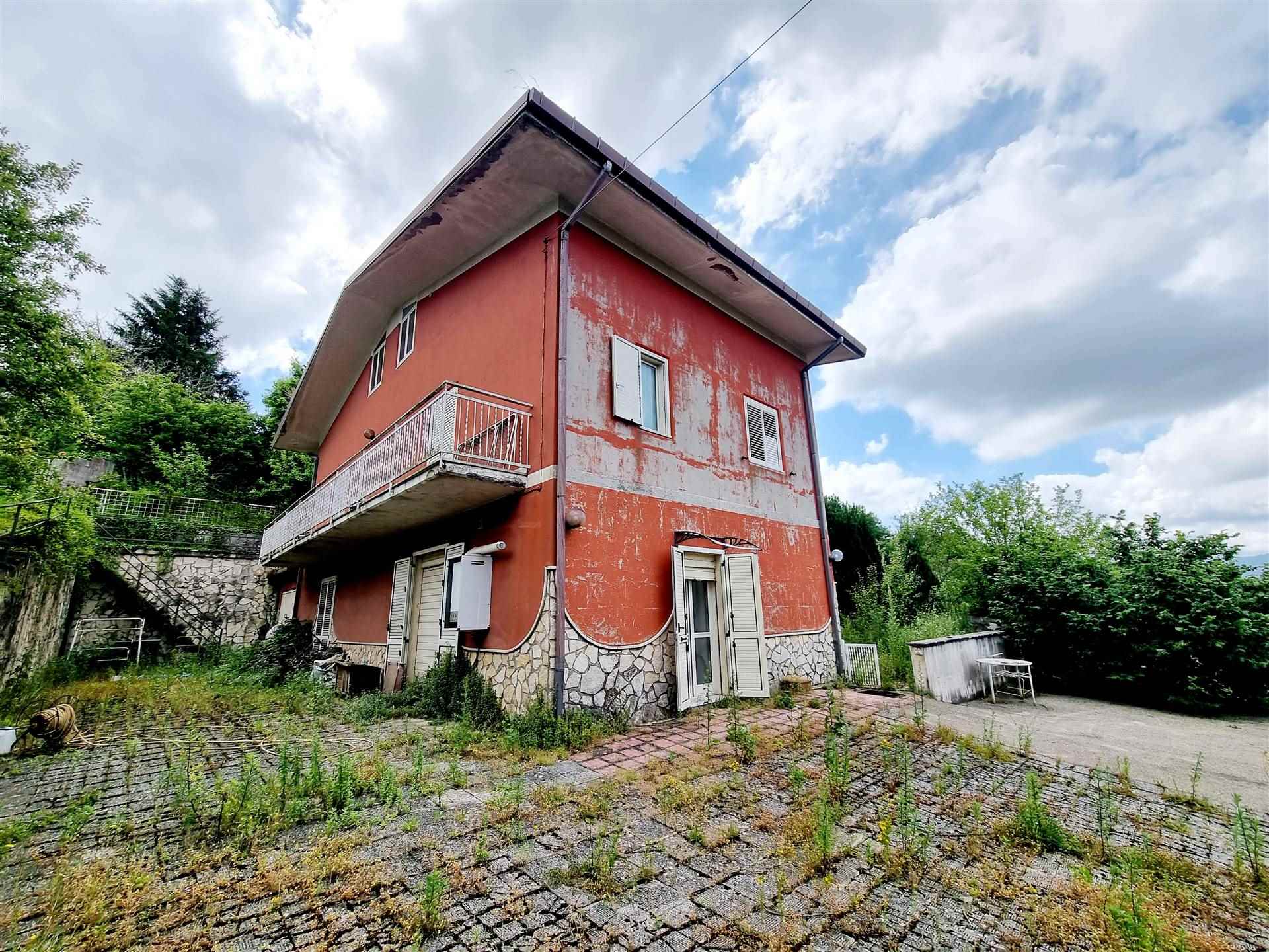 Villa in vendita a Montefalcione, 5 locali, zona Zona: Cataldi, prezzo € 95.000 | CambioCasa.it