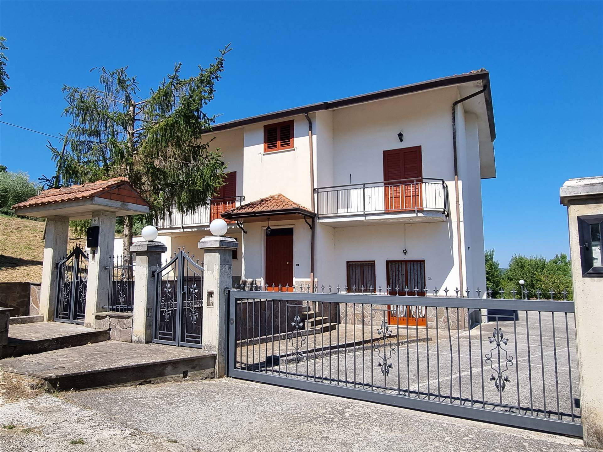 Villa in vendita a Montemarano, 5 locali, prezzo € 115.000 | PortaleAgenzieImmobiliari.it