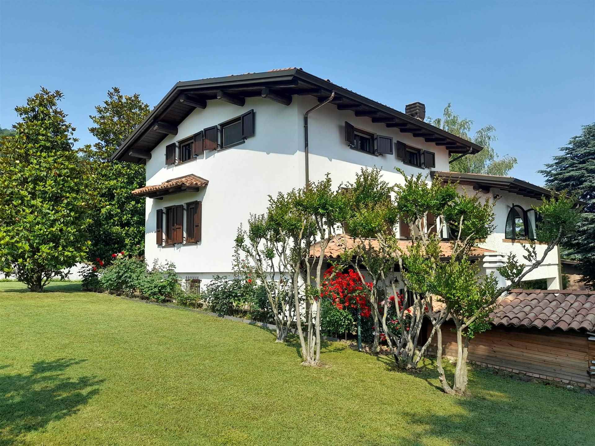 Villa in vendita a Gazzola, 9 locali, zona anello, prezzo € 420.000 | PortaleAgenzieImmobiliari.it
