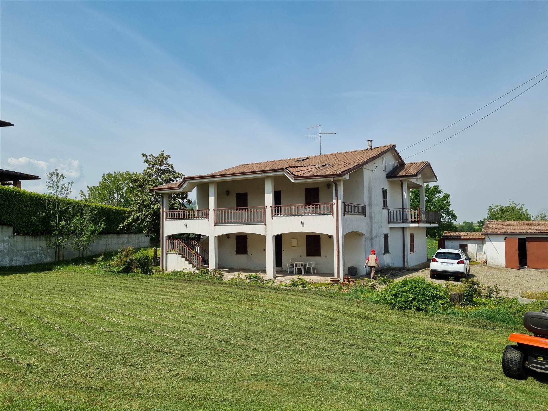 Villa in Vendita a Agazzano