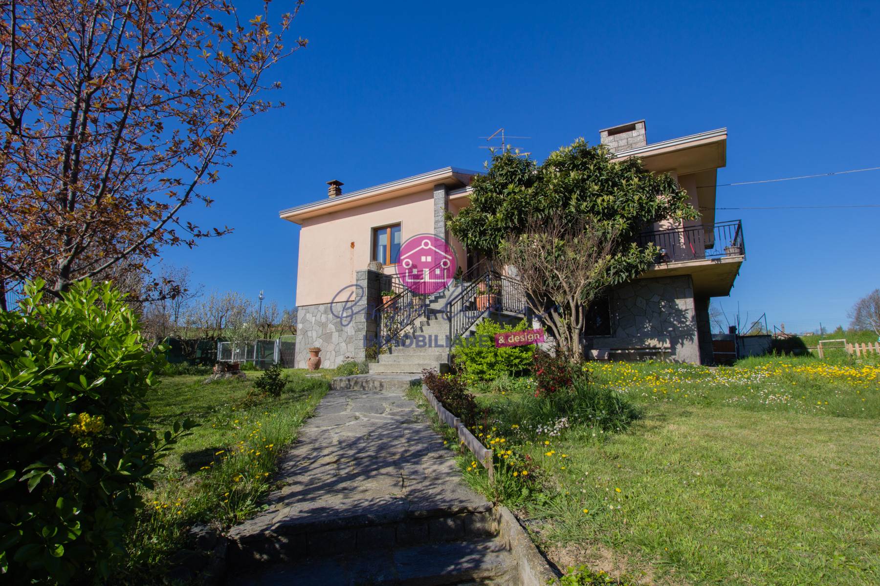 Villa in vendita a Agazzano, 9 locali, prezzo € 279.000 | PortaleAgenzieImmobiliari.it