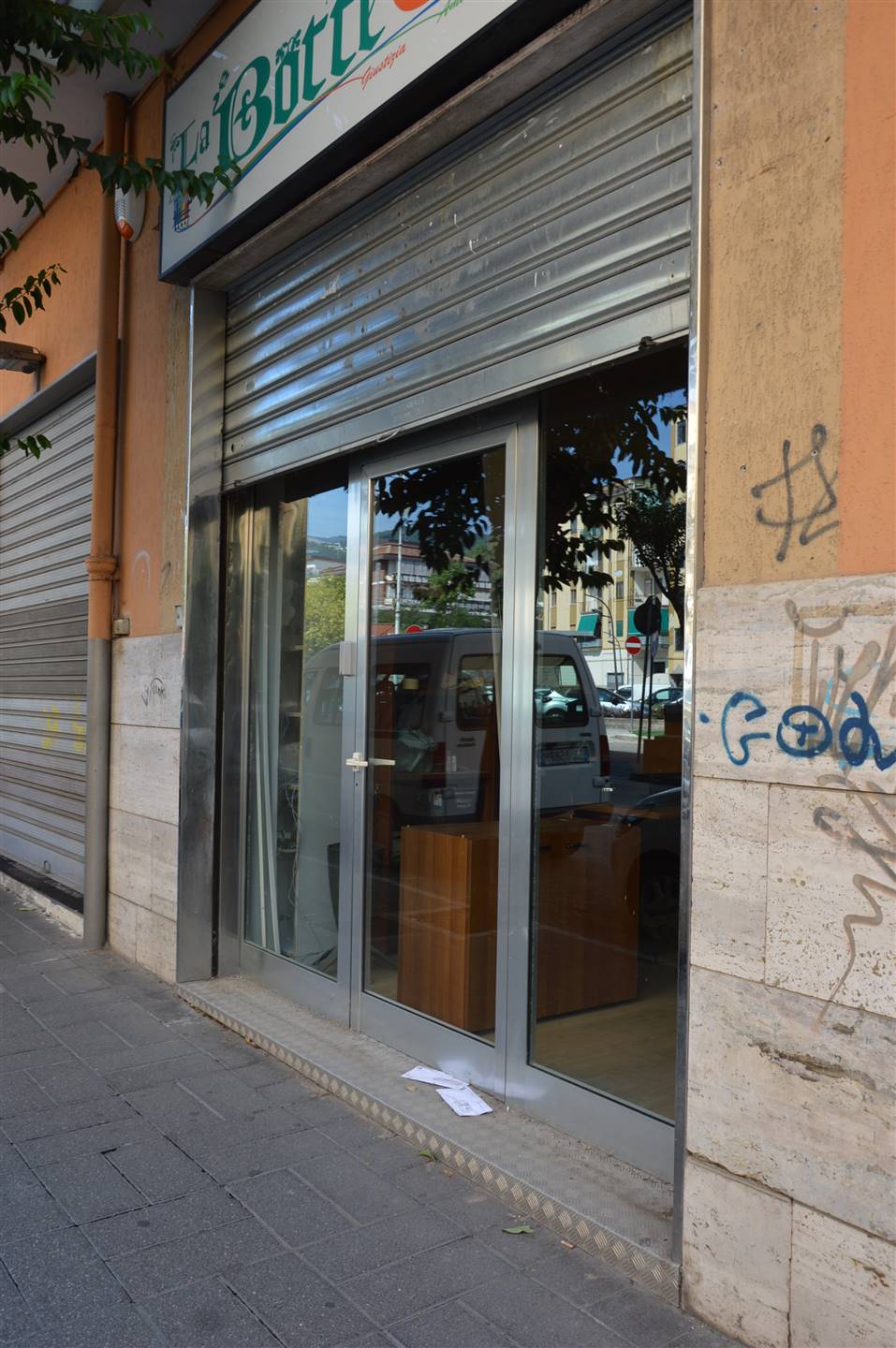 Negozio / Locale in vendita a Salerno, 1 locali, zona Zona: Pastena, prezzo € 100.000 | CambioCasa.it