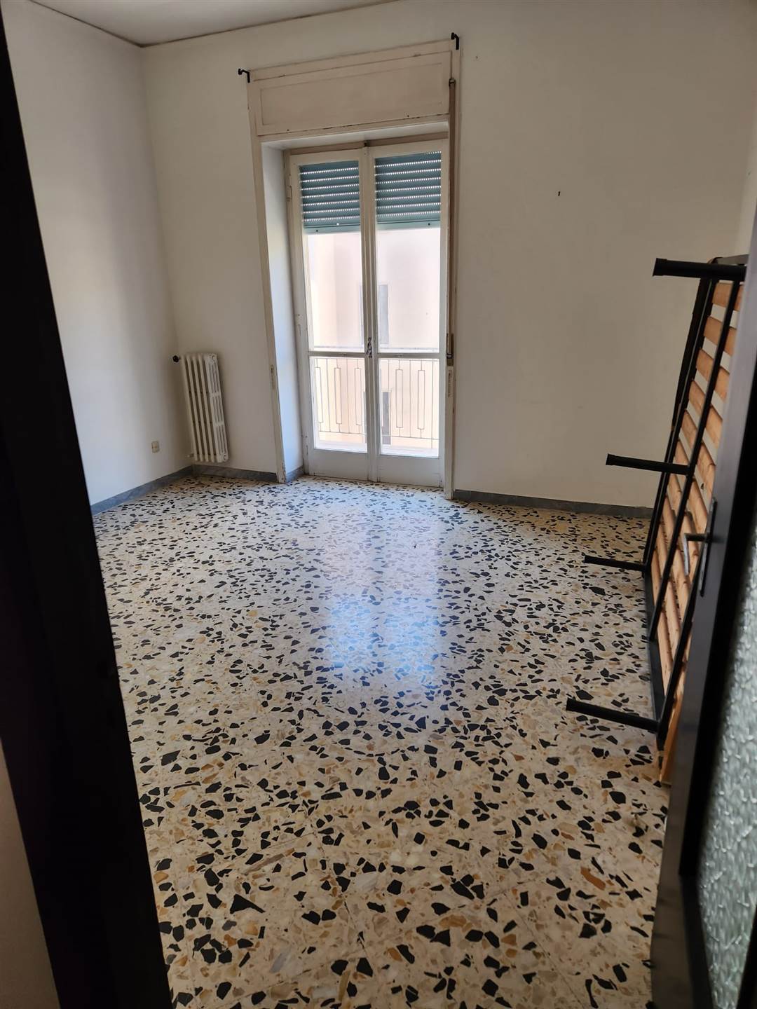 Appartamento in affitto a Salerno, 5 locali, zona ena, prezzo € 900 | PortaleAgenzieImmobiliari.it