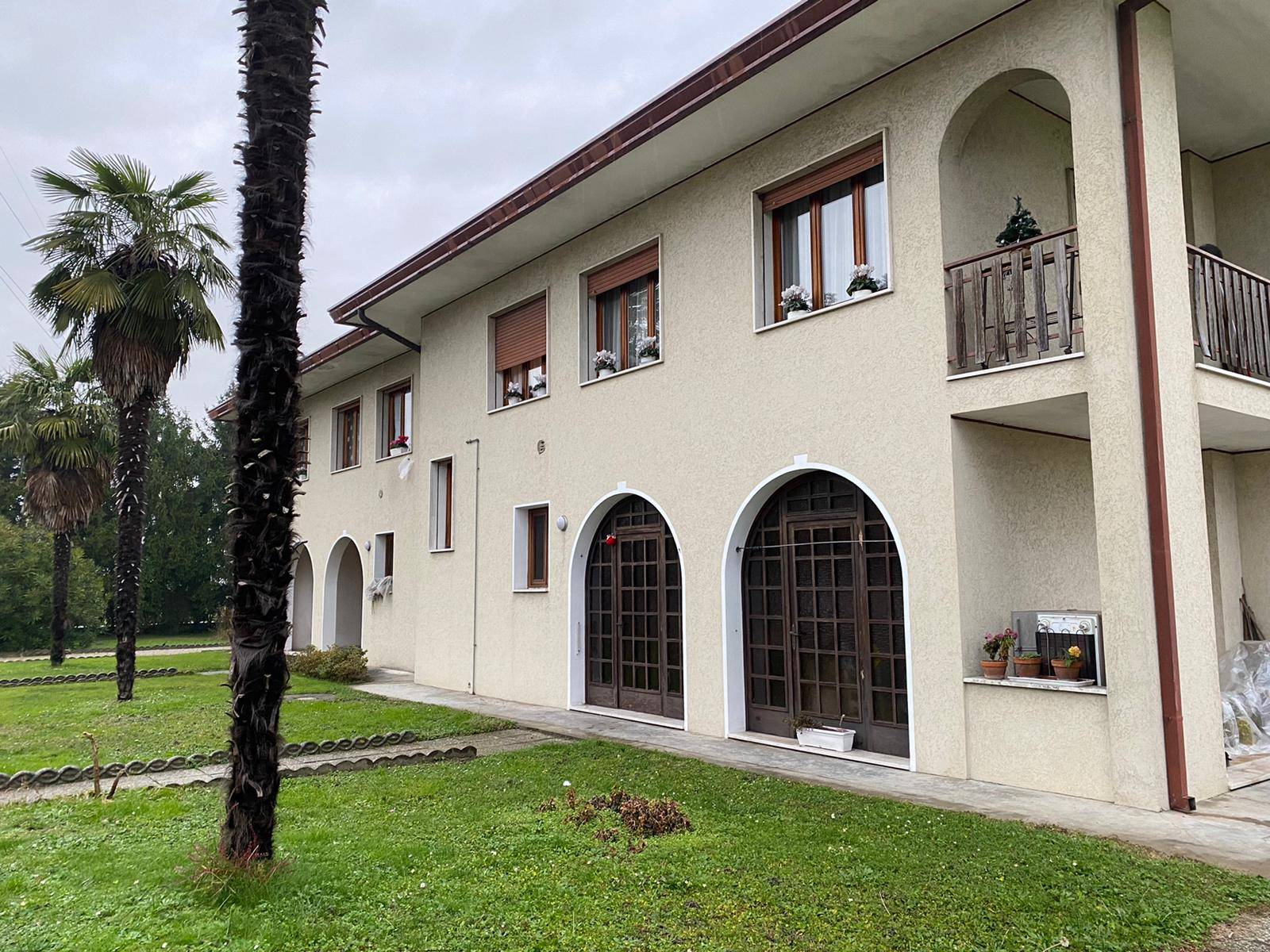 Villa Bifamiliare in vendita a Preganziol, 10 locali, prezzo € 340.000 | CambioCasa.it