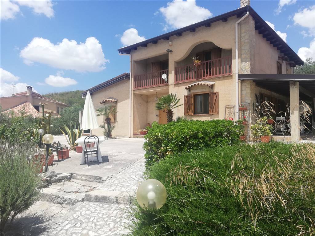 Villa in vendita a Chiusa Sclafani, 7 locali, prezzo € 200.000 | PortaleAgenzieImmobiliari.it
