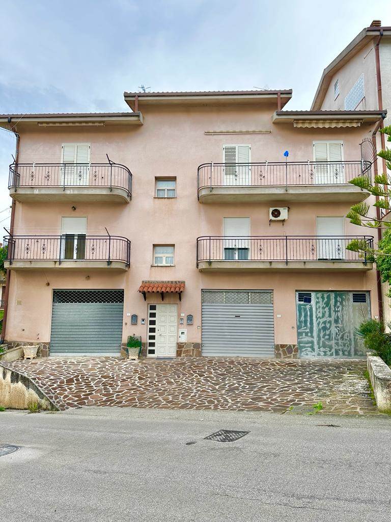 Appartamento in vendita a Chiusa Sclafani, 6 locali, prezzo € 150.000 | PortaleAgenzieImmobiliari.it