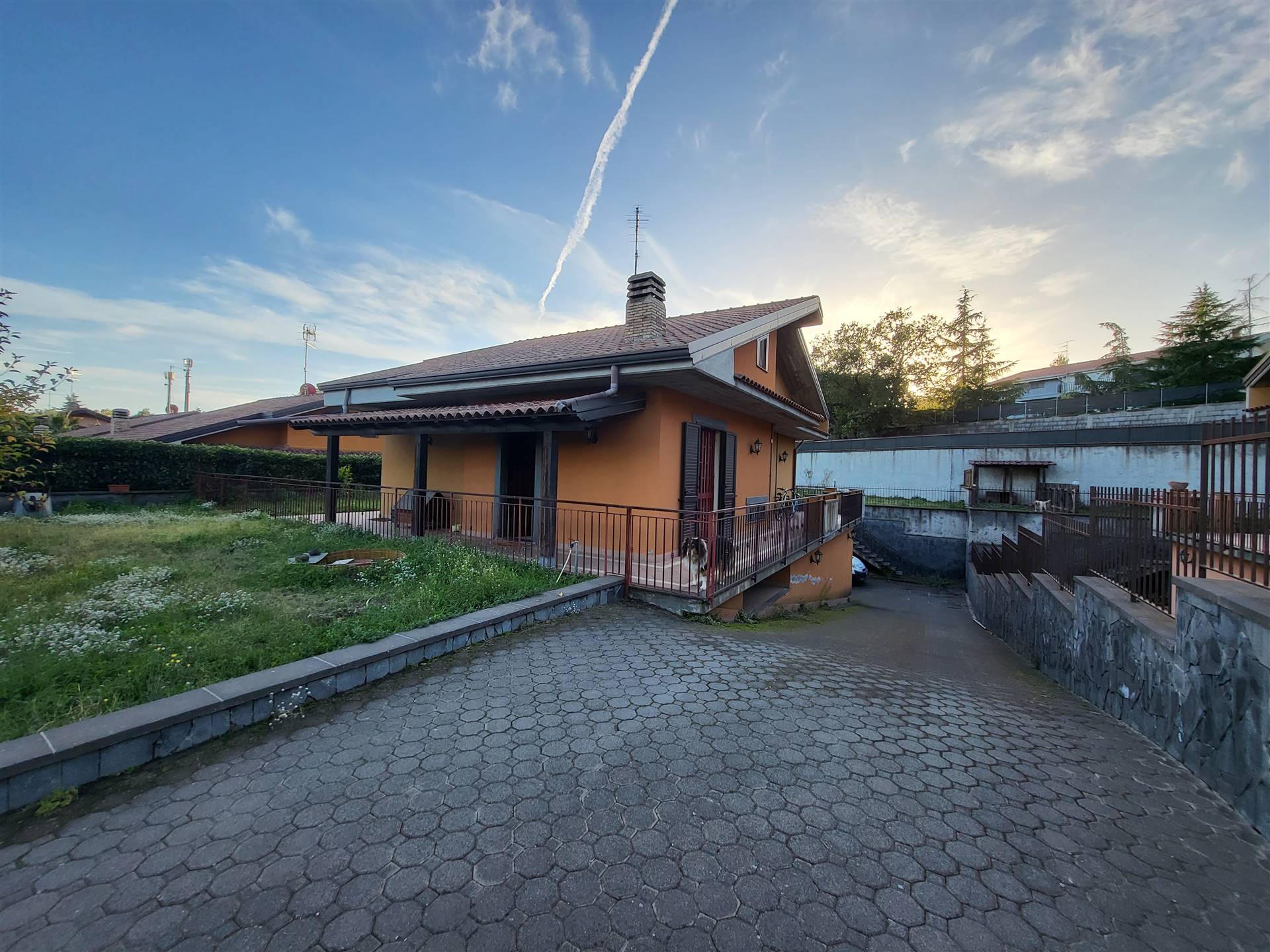 Villa in vendita a Pedara, 6 locali, prezzo € 320.000 | CambioCasa.it