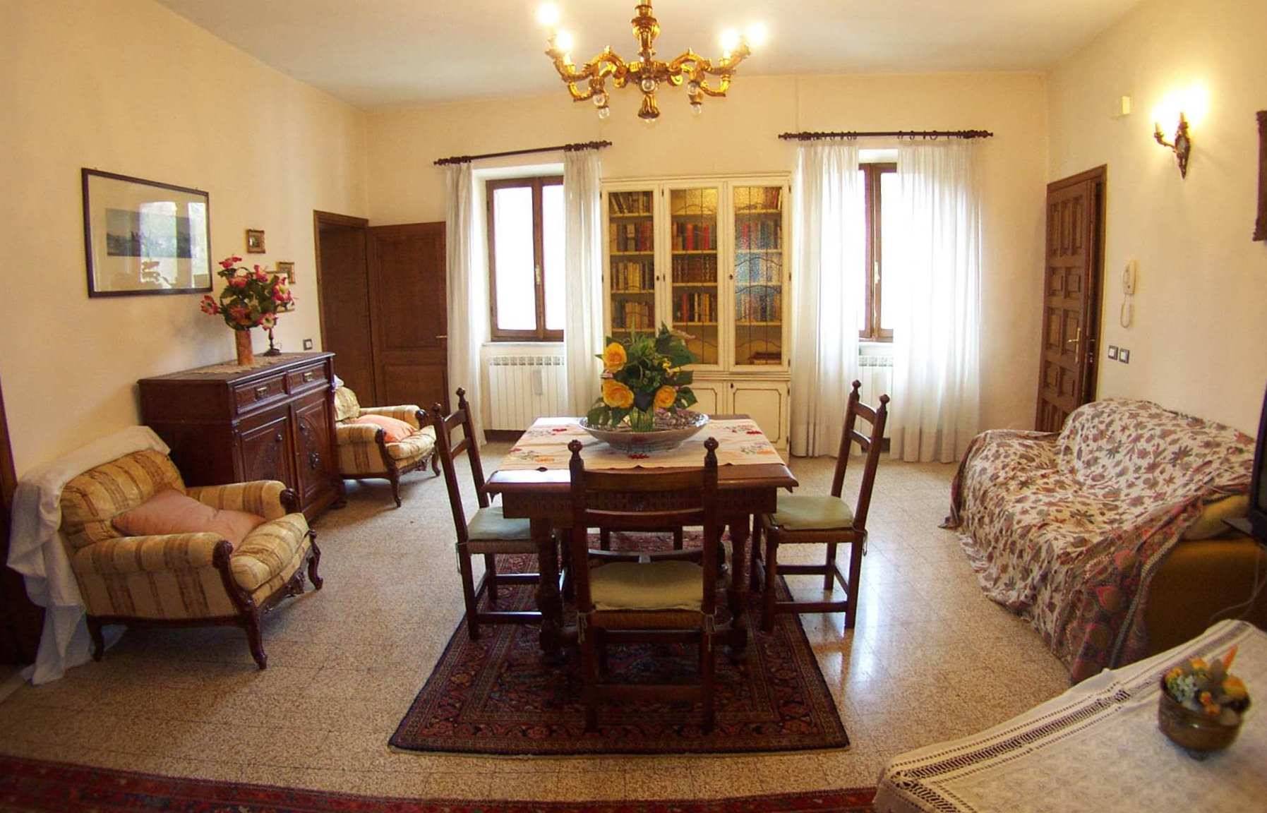 Appartamento in vendita a Gallicano, 6 locali, prezzo € 120.000 | PortaleAgenzieImmobiliari.it