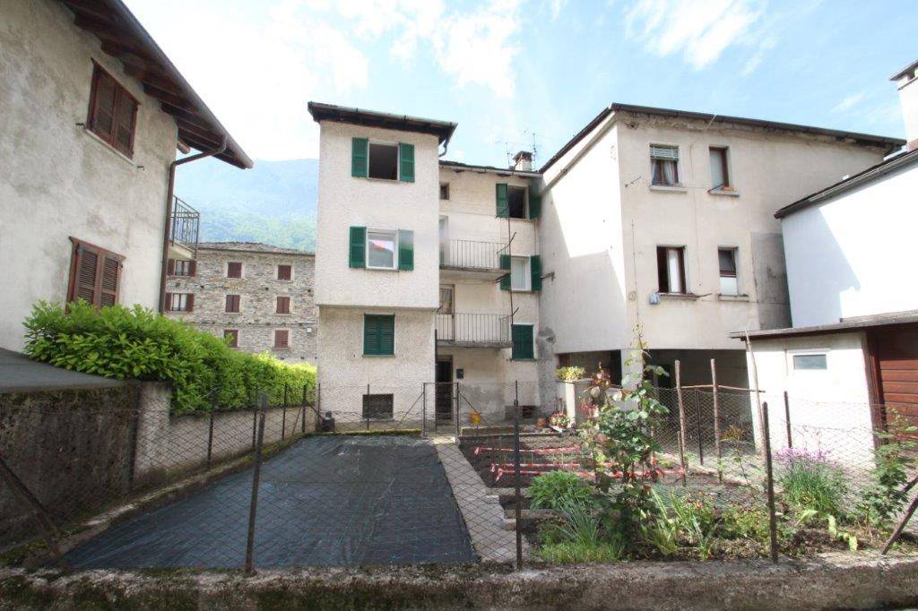 Appartamento in vendita a Piuro, 4 locali, zona Località: BORGONUOVO, prezzo € 70.000 | PortaleAgenzieImmobiliari.it