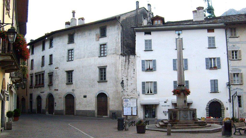 Ristorante / Pizzeria / Trattoria in vendita a Chiavenna, 9999 locali, Trattative riservate | CambioCasa.it