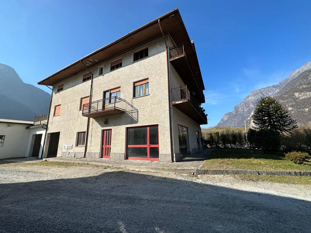 Appartamento in vendita a Samolaco, 3 locali, zona Località: GIUMELLO, prezzo € 85.000 | PortaleAgenzieImmobiliari.it