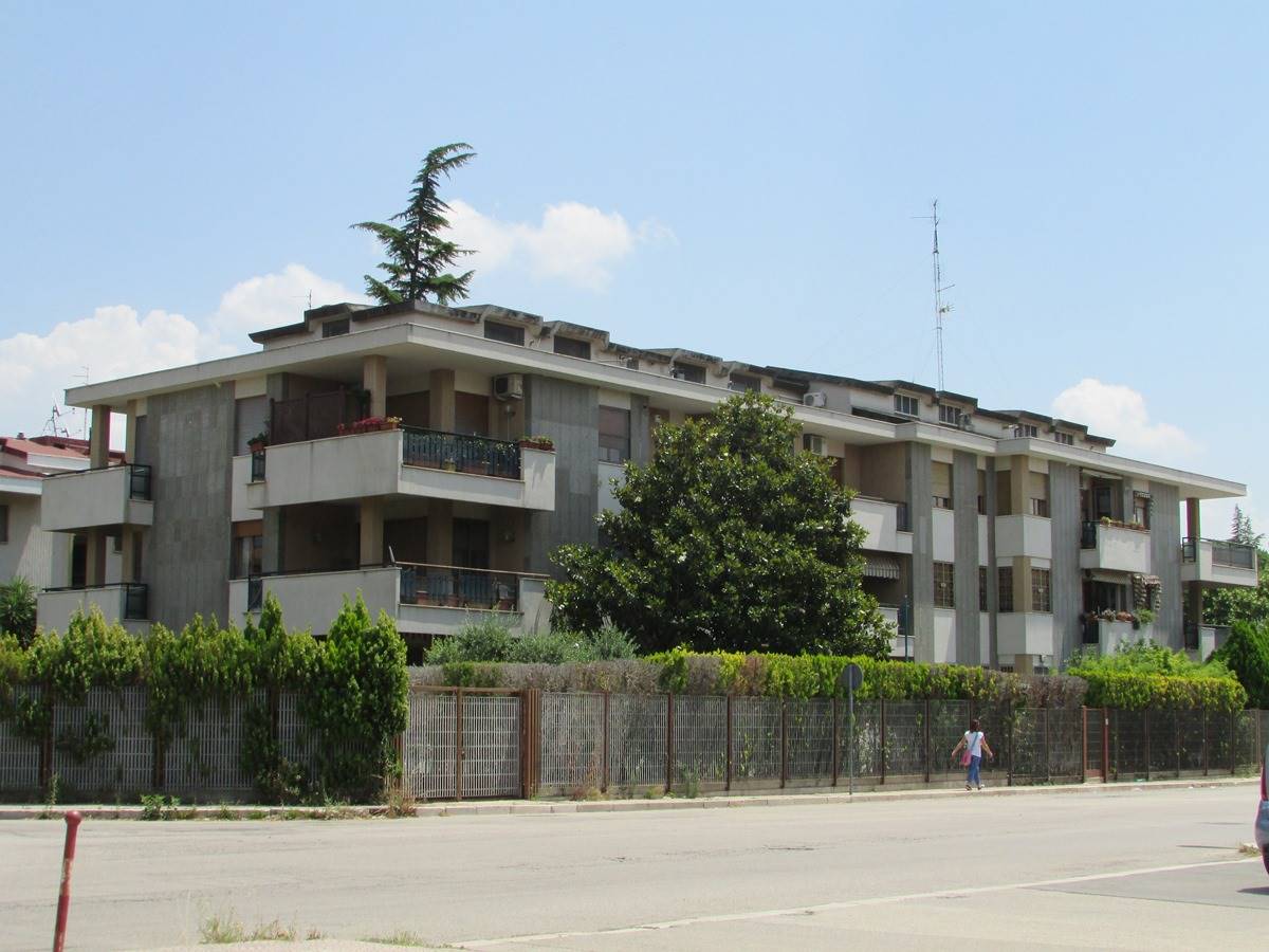 Appartamento in vendita a Foggia, 6 locali, zona Località: MACCHIA GIALLA- TRIBUNALE, prezzo € 340.000 | PortaleAgenzieImmobiliari.it