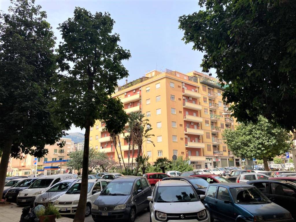 Attività / Licenza in vendita a Palermo - Zona: San Lorenzo