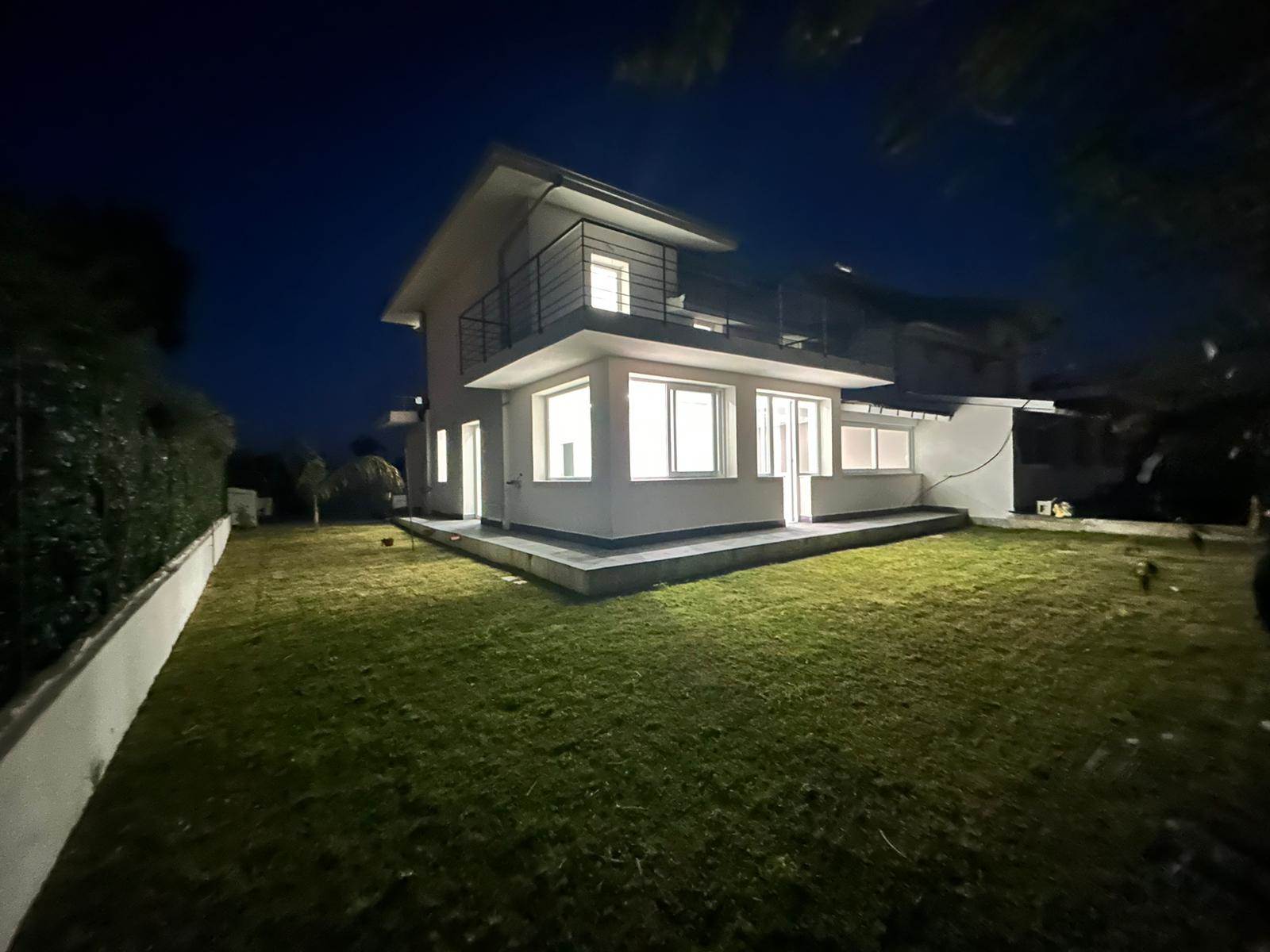 Villa Bifamiliare in vendita a Carini, 5 locali, zona agrazia di Carini, prezzo € 350.000 | PortaleAgenzieImmobiliari.it