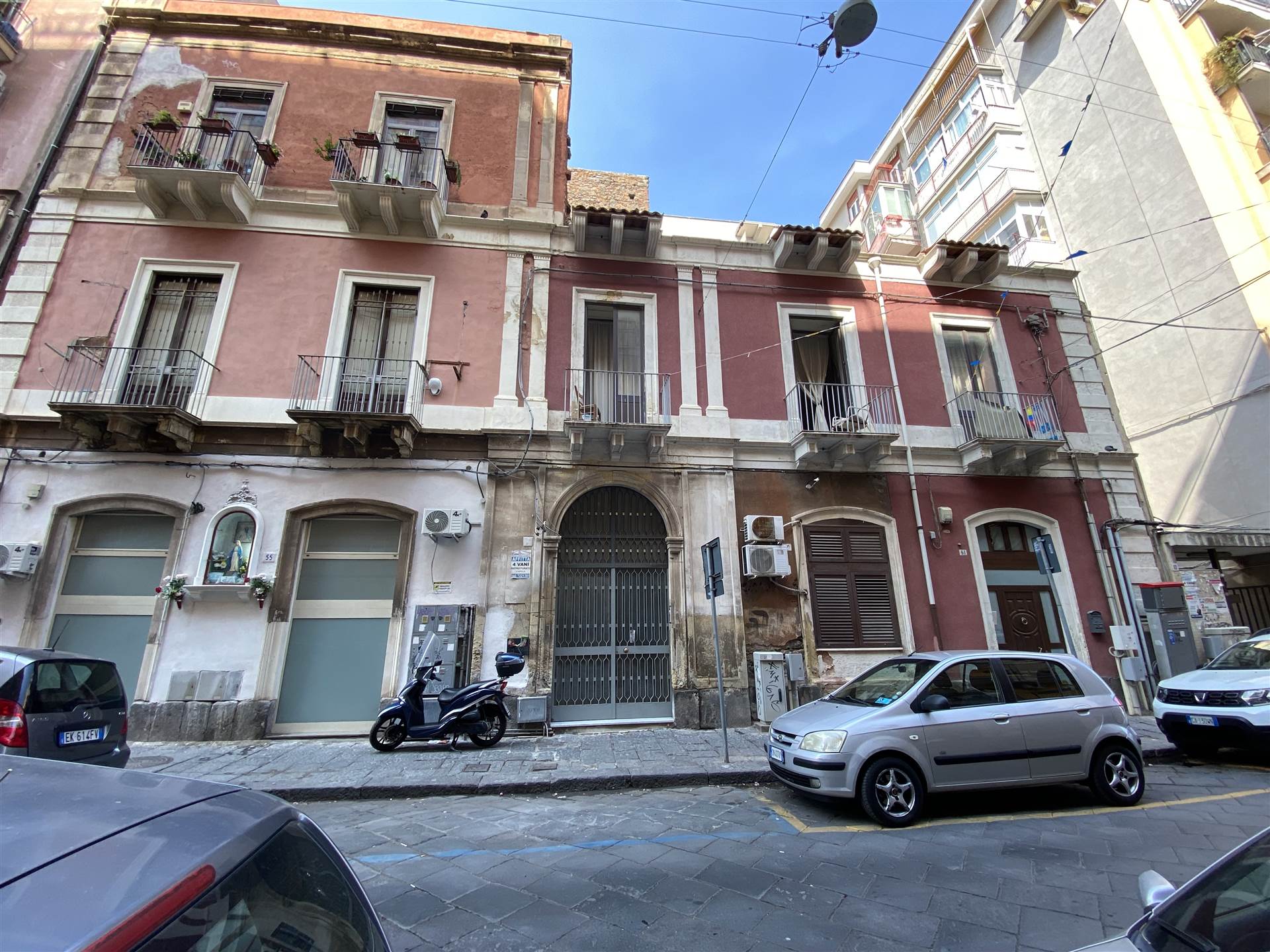 Appartamento in vendita a Catania, 5 locali, zona Località: VIALE DELLA LIBERTÀ - STAZIONE, prezzo € 129.000 | PortaleAgenzieImmobiliari.it