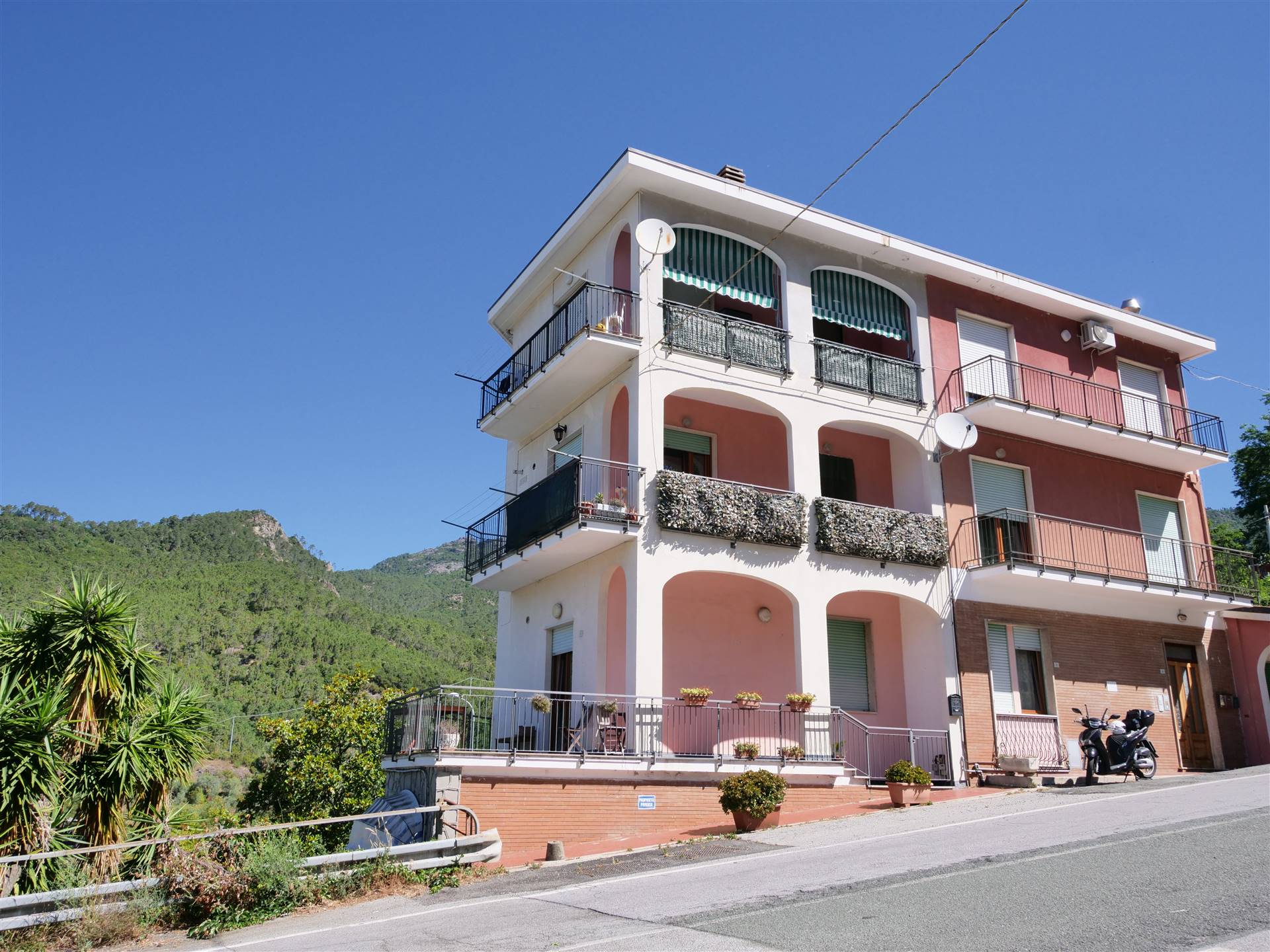 Appartamento in vendita a Deiva Marina, 6 locali, zona za, prezzo € 150.000 | PortaleAgenzieImmobiliari.it