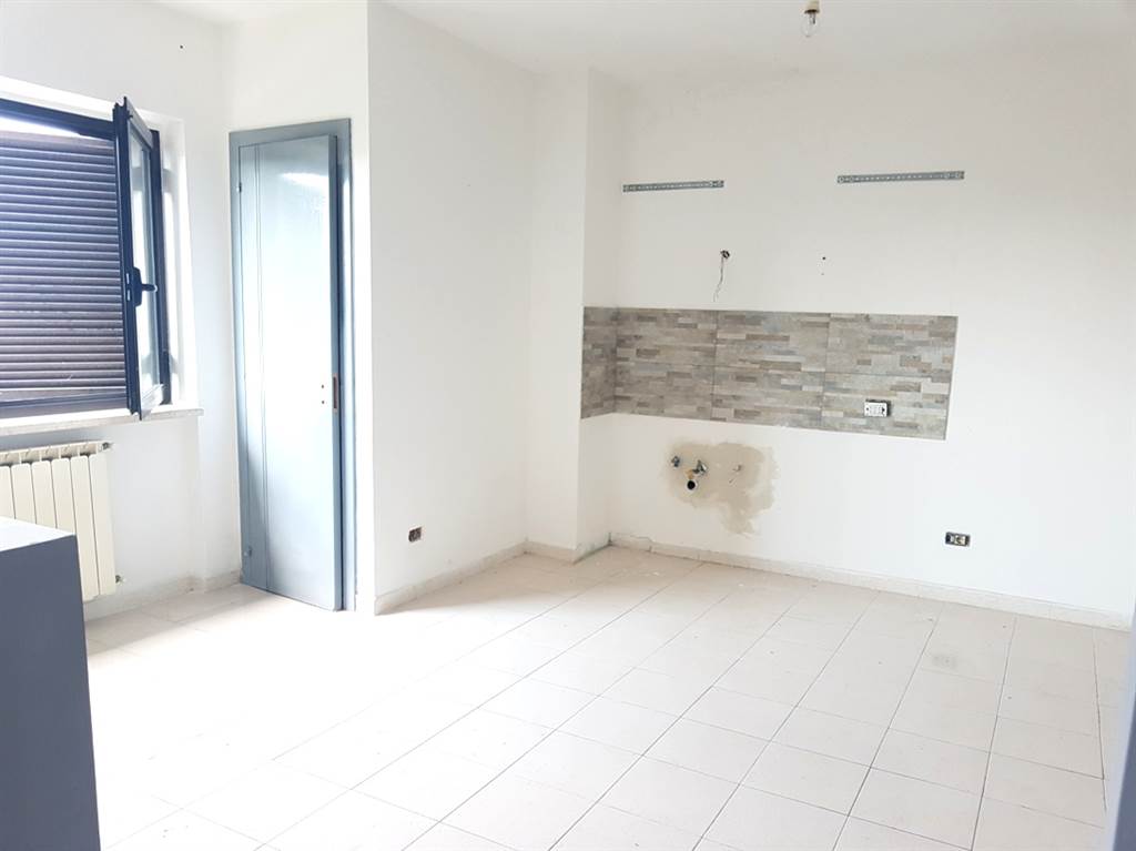 Appartamento in vendita a Nettuno, 3 locali, prezzo € 110.000 | CambioCasa.it