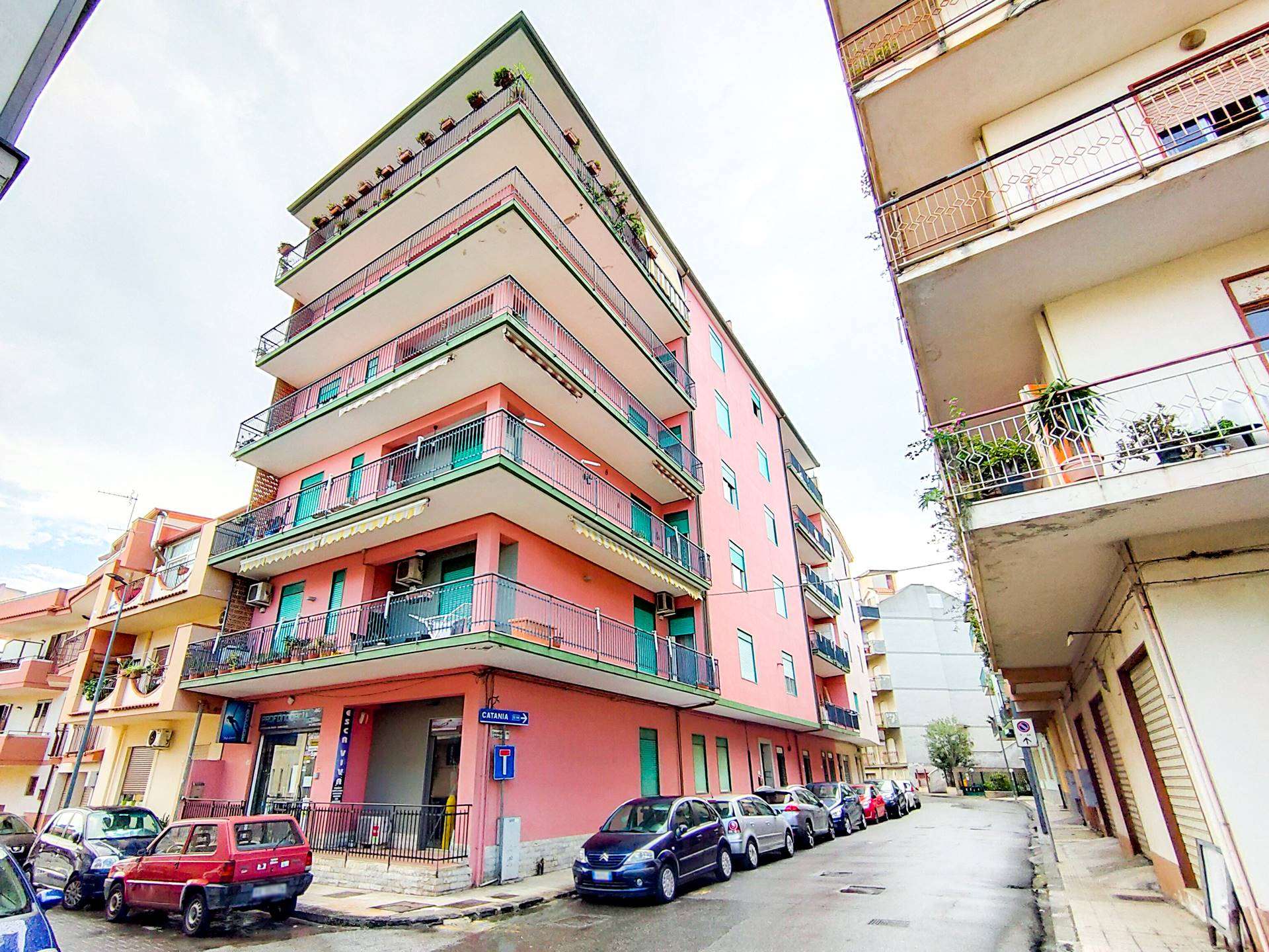 Appartamento in vendita a Nizza di Sicilia, 4 locali, prezzo € 98.000 | PortaleAgenzieImmobiliari.it