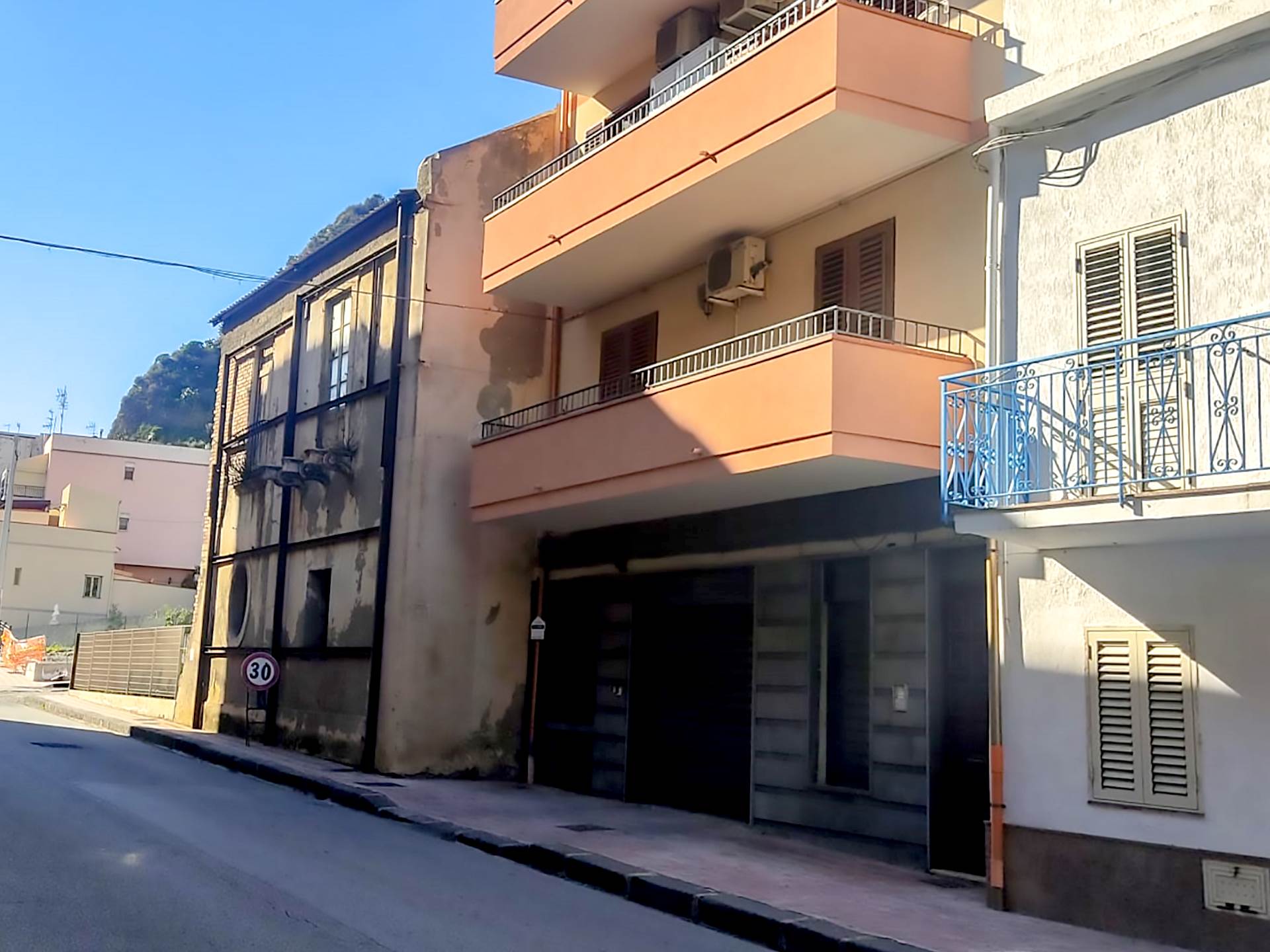 Appartamento in vendita a Scaletta Zanclea, 3 locali, prezzo € 90.000 | PortaleAgenzieImmobiliari.it