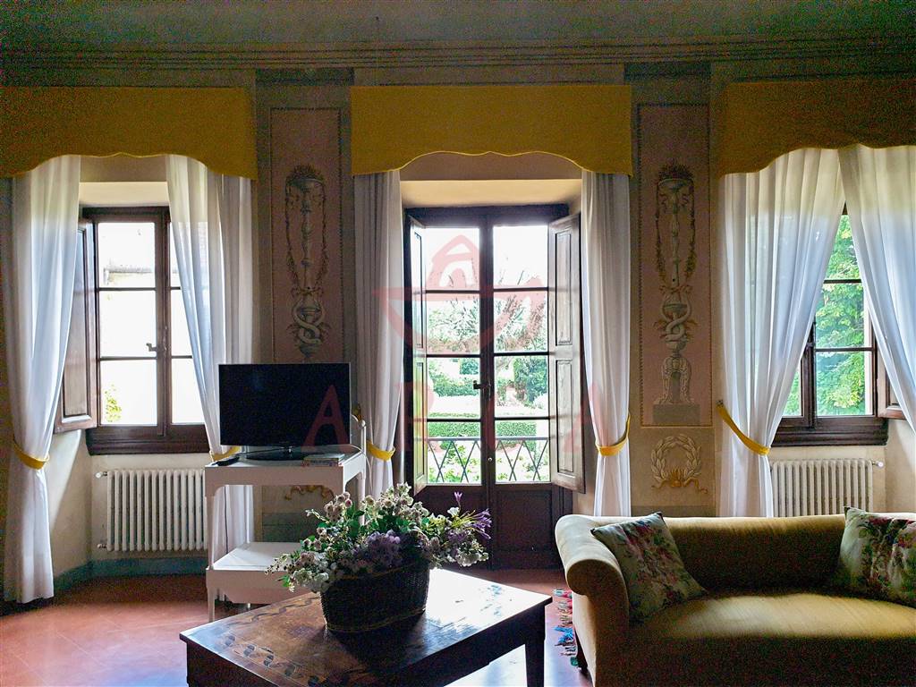 Appartamento in affitto a Fiesole, 9 locali, zona Zona: Caldine, prezzo € 2.500 | CambioCasa.it