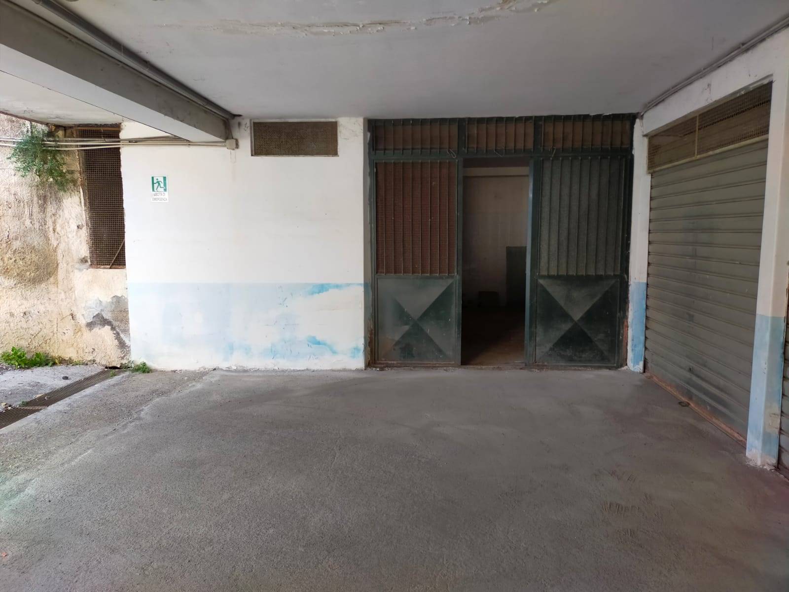 Box / Garage in Vendita a Aci Castello